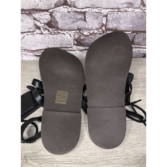 Free People Vacation Day Black Leather Gladiator Thong Sandal Size 39EU/8.5M US - Picture 13 of 16